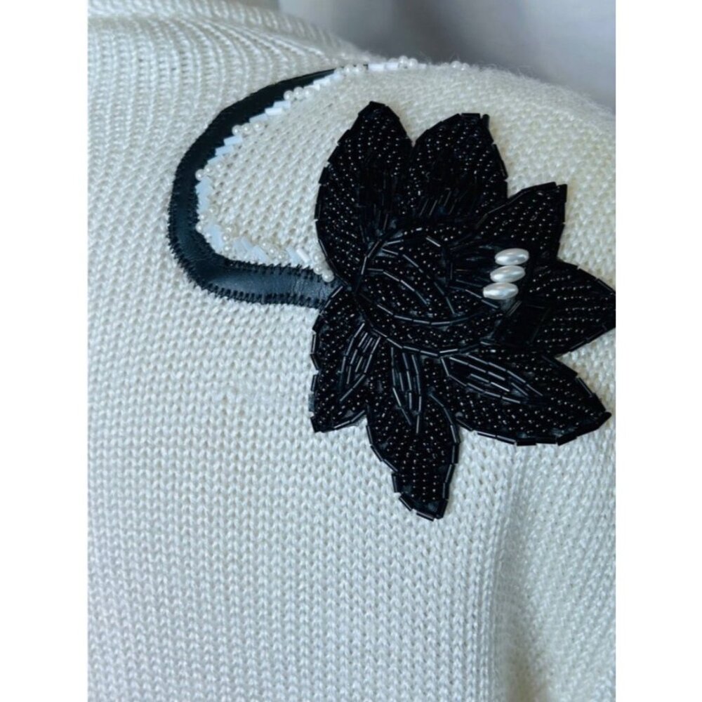 Vintage Shannan Womens Floral Embroidered Cardigan Sweater Size L Black & White - Picture 9 of 14